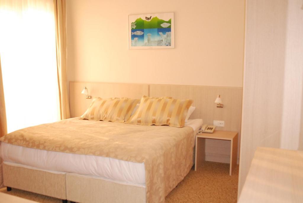 Hotel Suix Lara Antalya Cameră foto